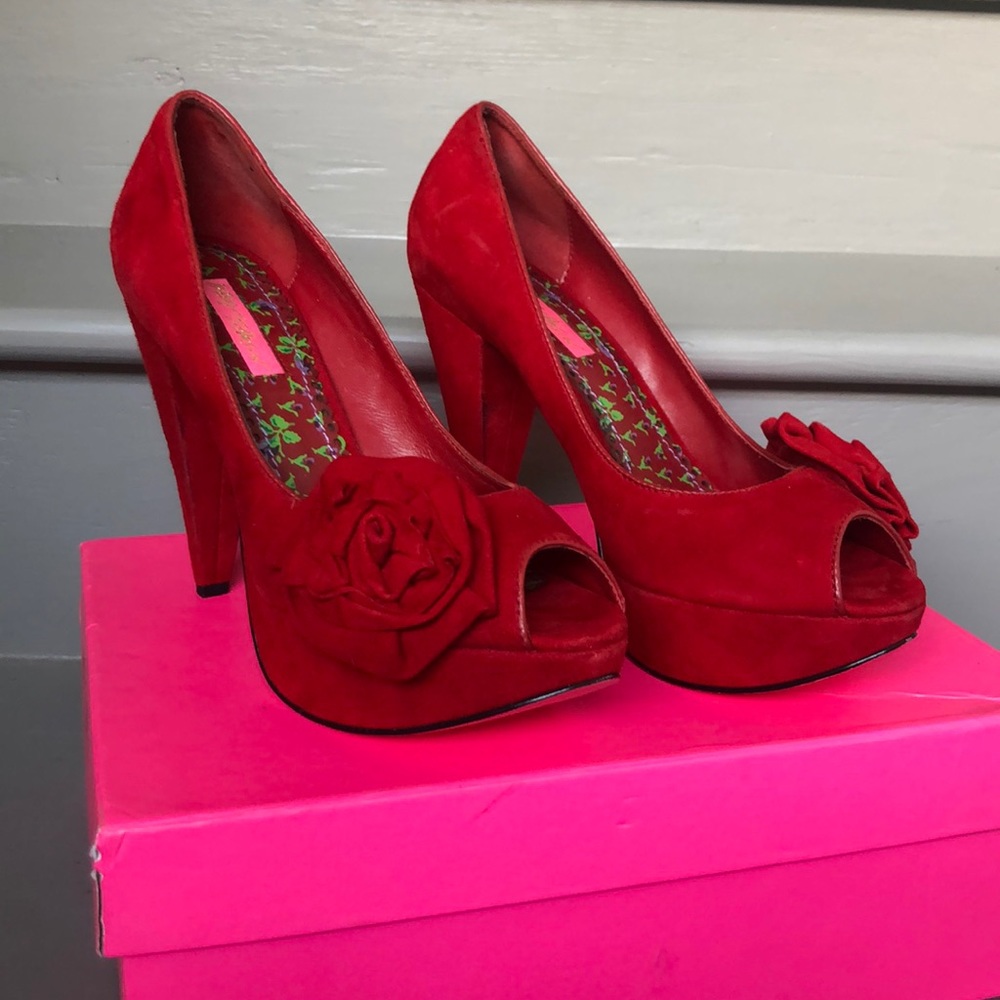 Betsey Johnson Red Rose Suede Pumps Heels